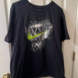 Nikes men’s XL short sleeve shirt